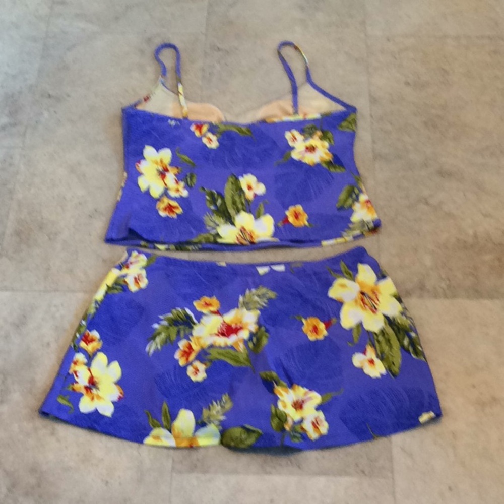 Liz Claiborne 2 Piece Bathing Suit - Picture 2 of 8